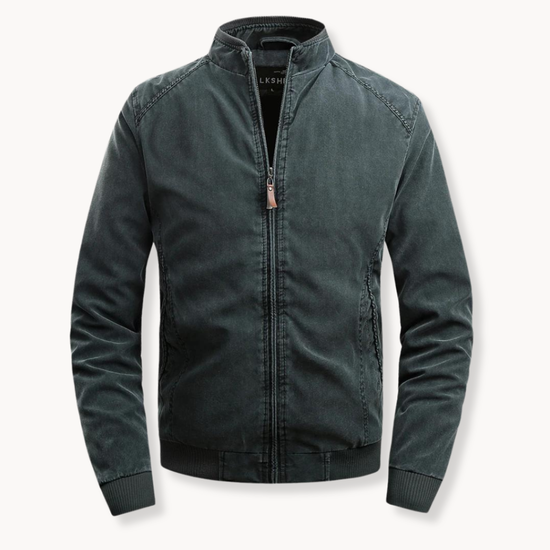 Lightweight Jacket with Streamlined Design