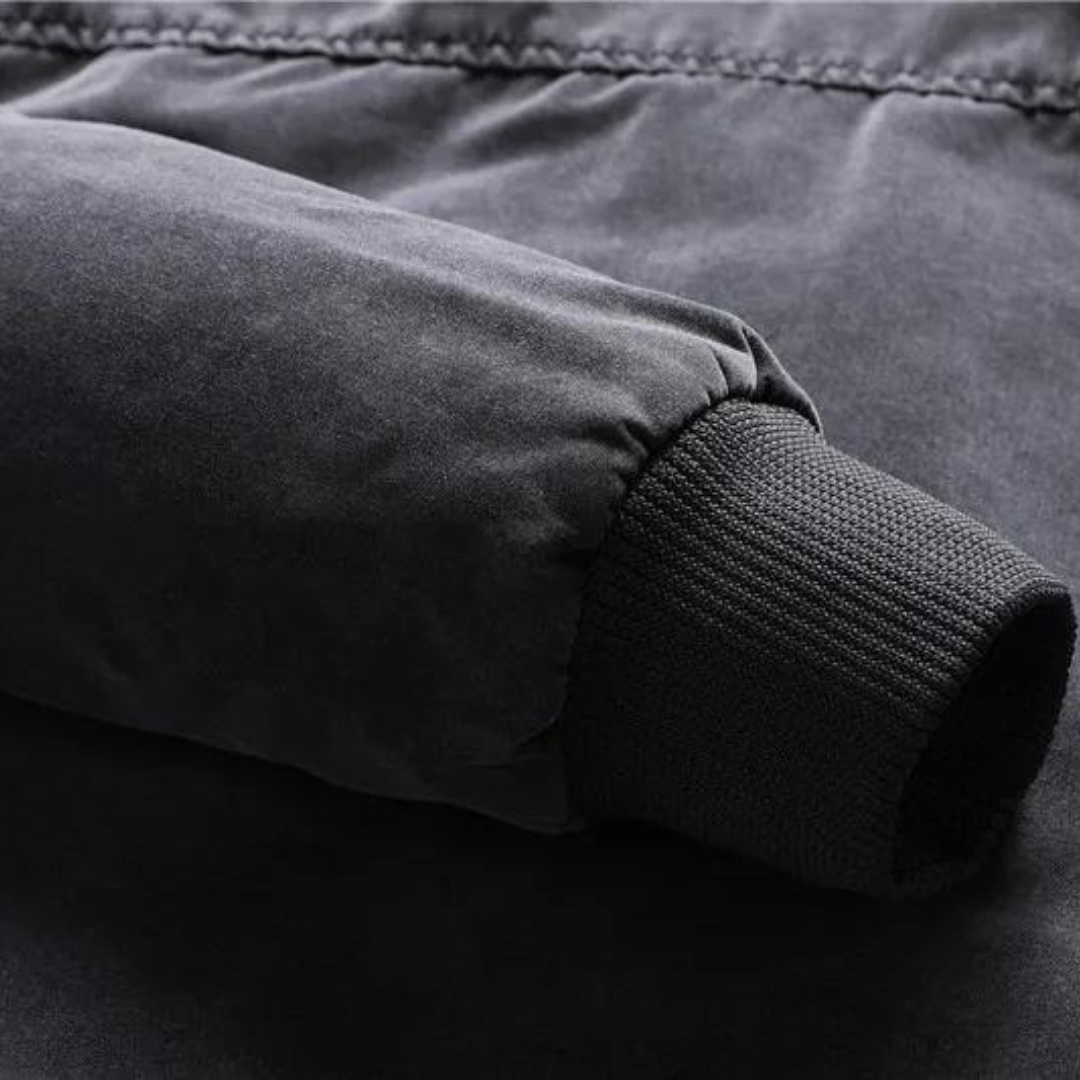 Lightweight Jacket with Streamlined Design
